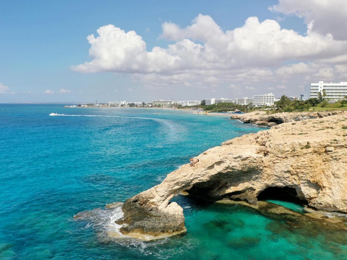 Sanders Mythical Blue Villas Paralimni Exterior foto
